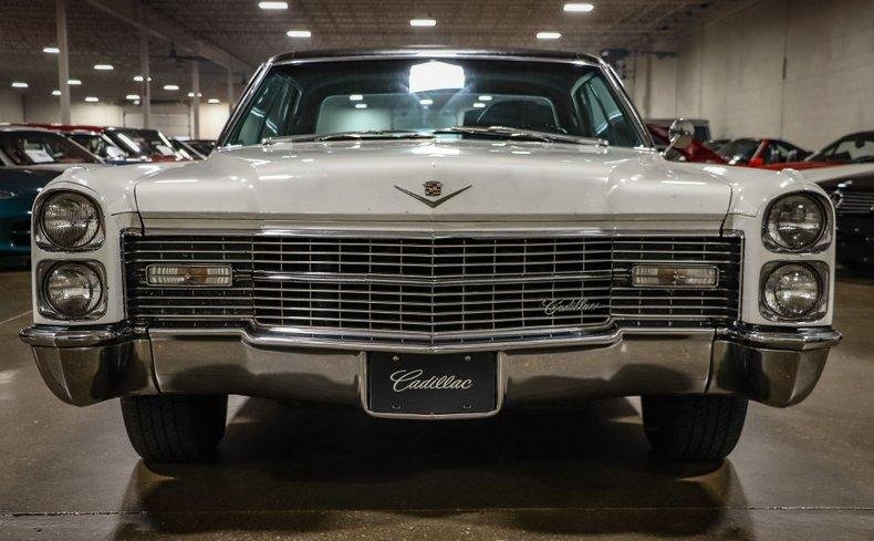 1966 Cadillac DeVille Hardtop Sedan