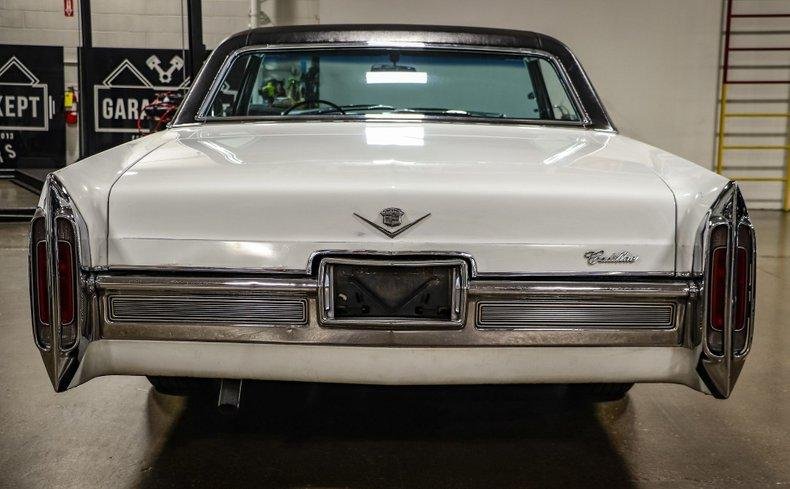 1966 Cadillac DeVille Hardtop Sedan