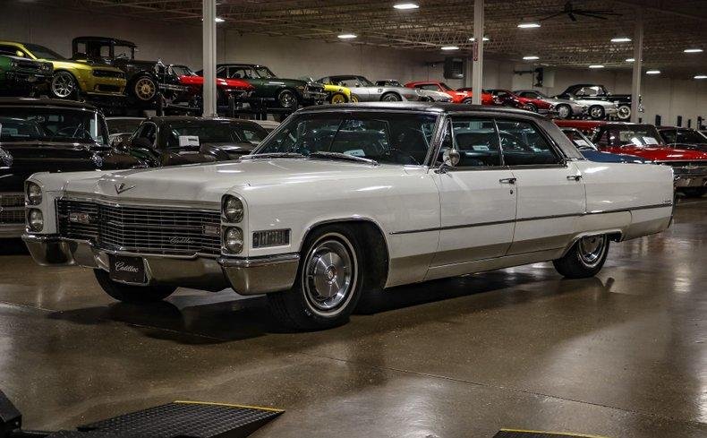 1966 Cadillac DeVille Hardtop Sedan